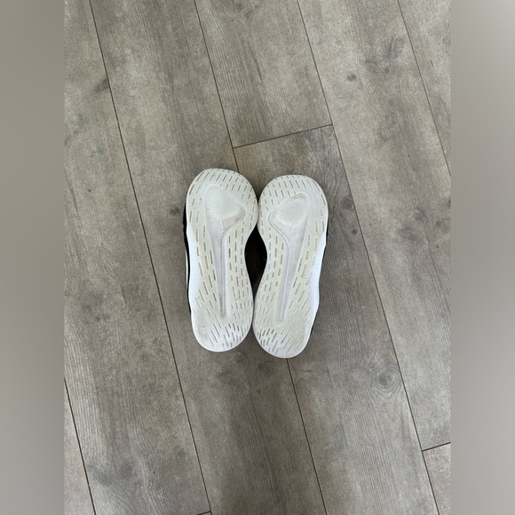 Nike black white VTR Women's Running Training  Shoe AT4345-001 Size 7.5 - Picture 6 of 15